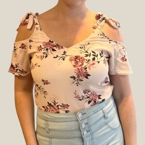 Kendall & Kylie Pink Floral Cold Shoulder Bodysuit | Medium